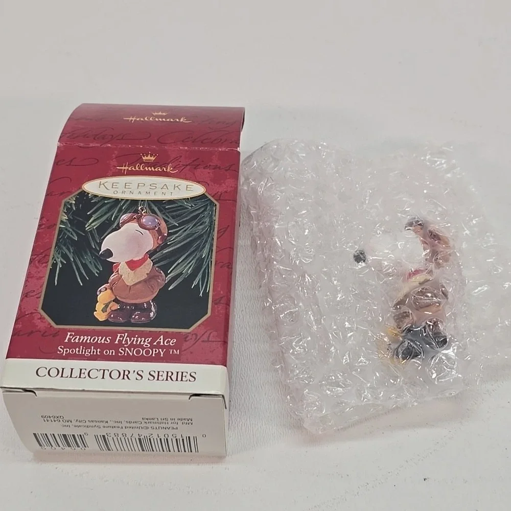 Hallmark‎ 1999 Keepsake Ornament Spotlight on Snoopy Famous Flying Ace